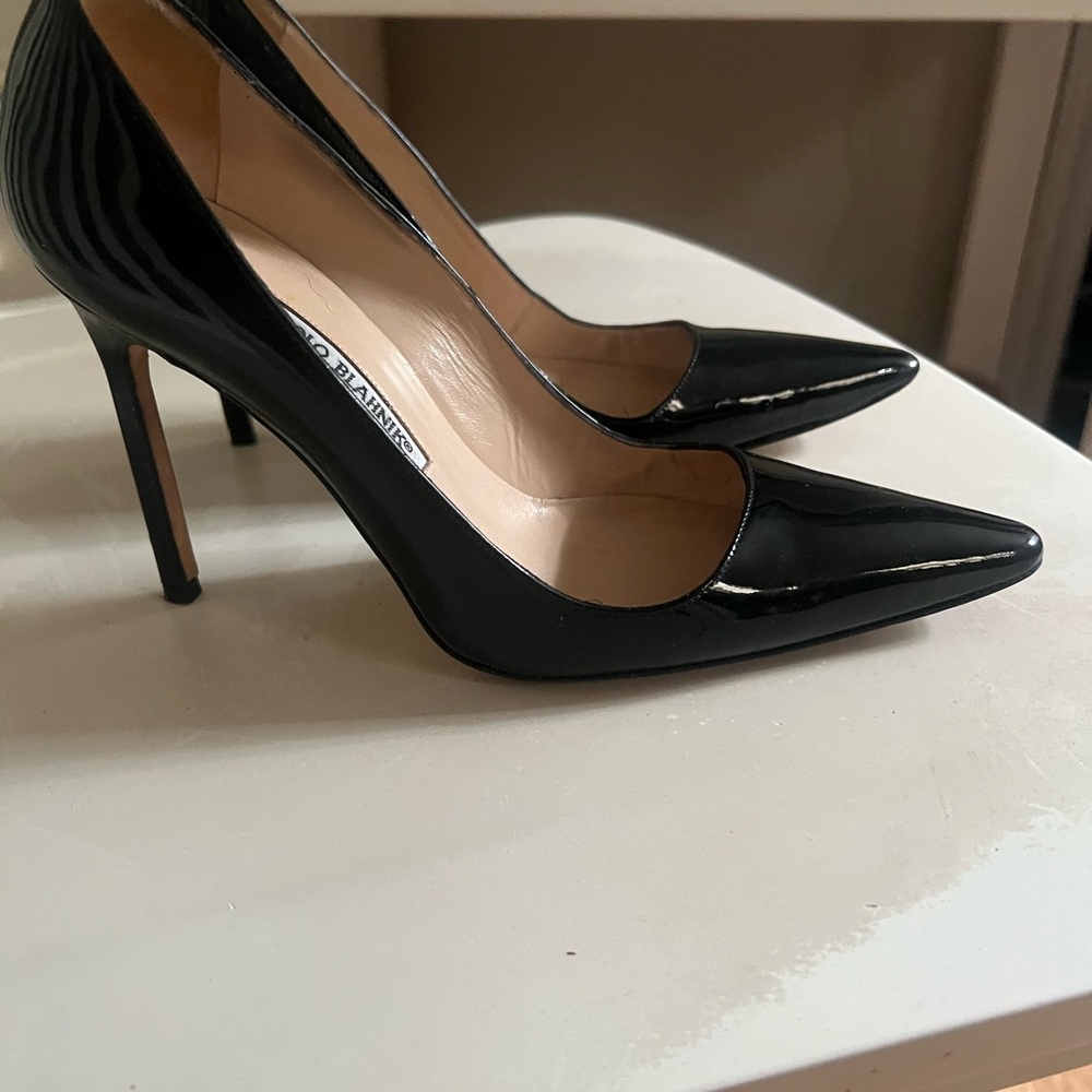 Manolo Blahnik Black Patent Pointed Toe Pumps
